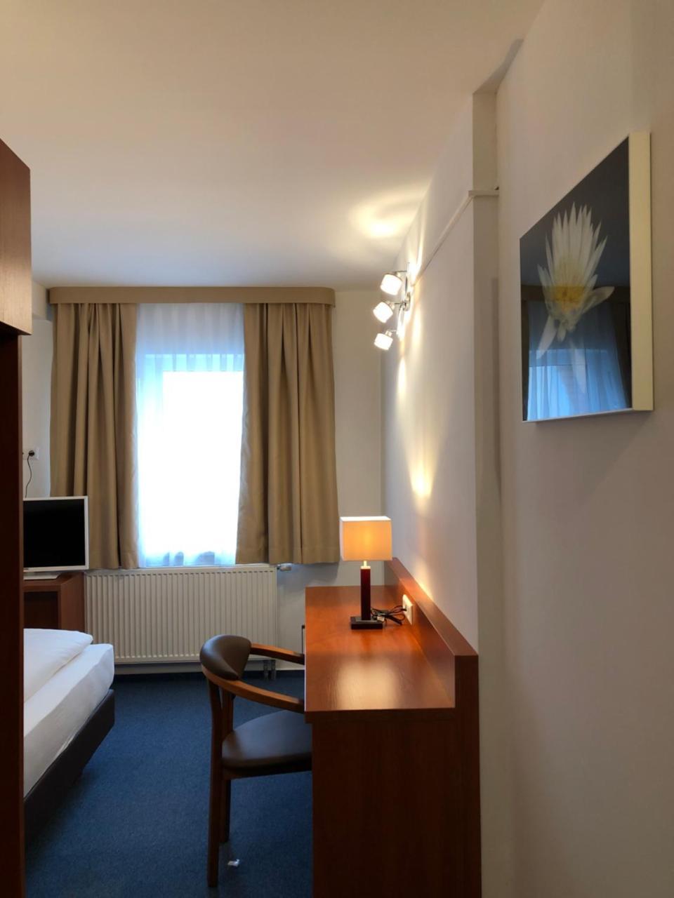 Hotel Mirabell Erlangen Kültér fotó